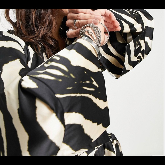 The Printed Mini Dress - Picture 2 of 4